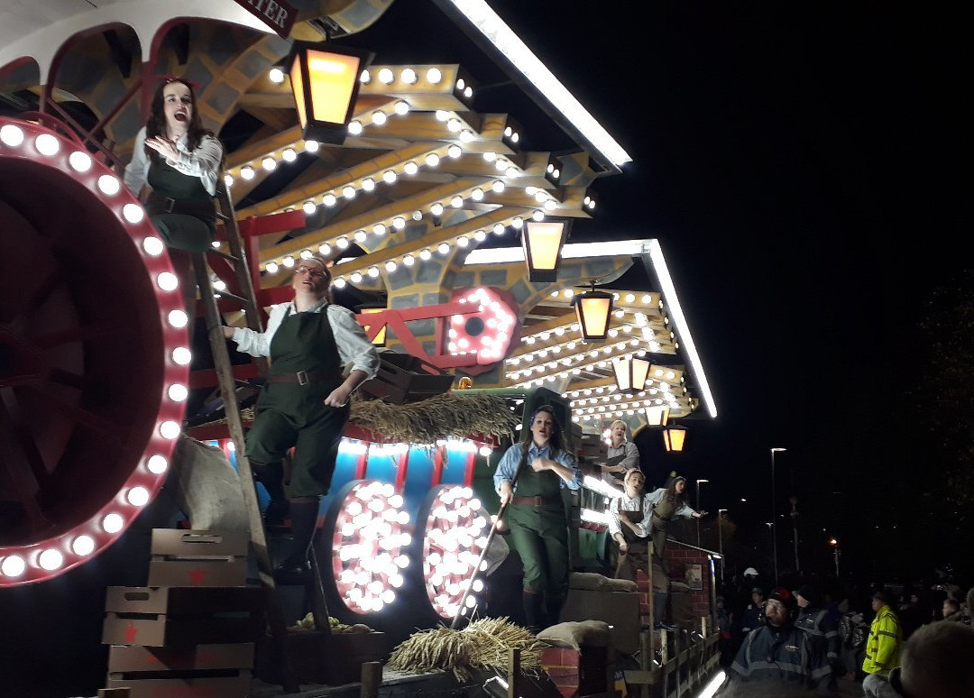 Weston-Super-Mare Carnival Procession-滨海韦斯顿必去景点