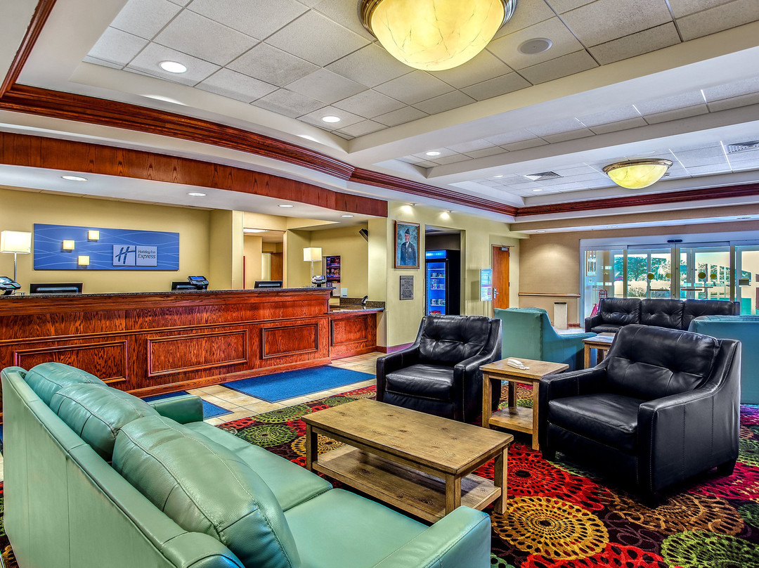 Holiday Inn Express Newgarden Inn主图