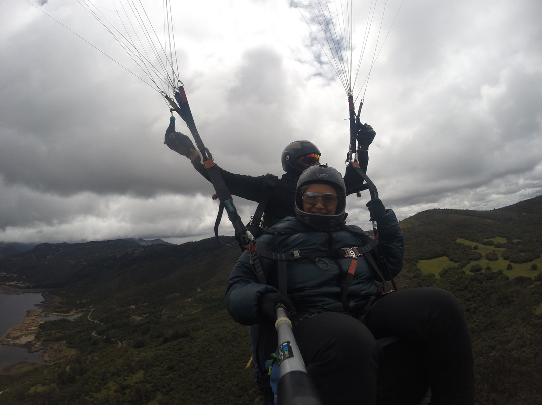 Parapenteando景点图片