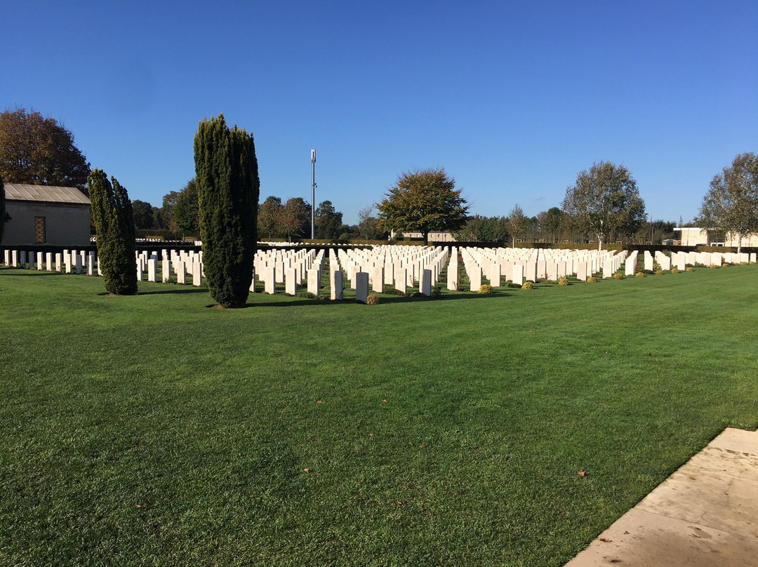 Cimetière Militaire Britannique de Bazenville景点图片