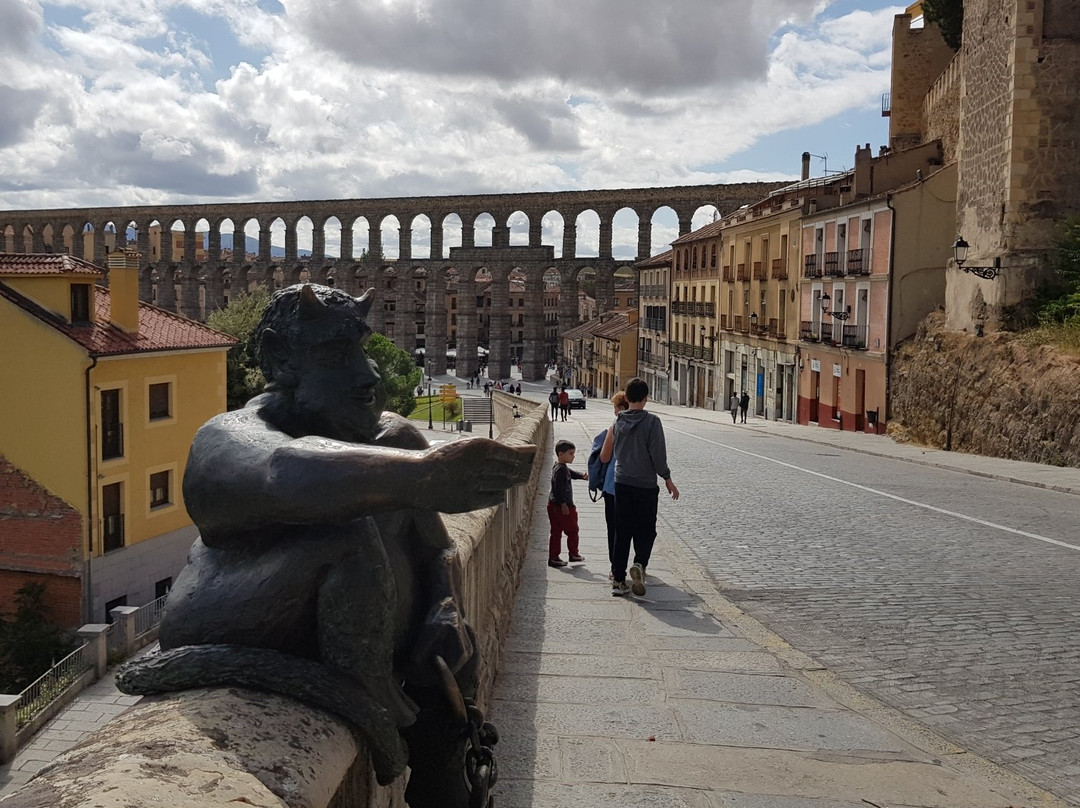 Estatua del diablo Segodeus景点图片