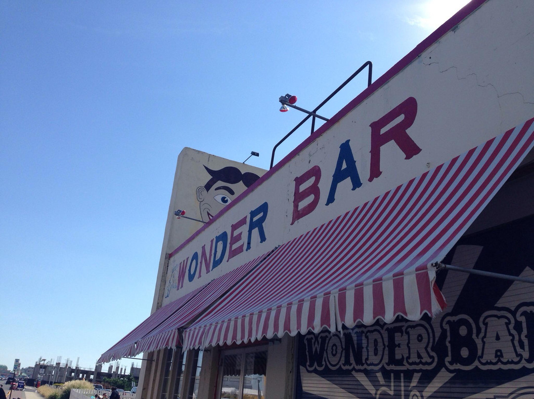 Allenhurst旅游景点-Wonder Bar