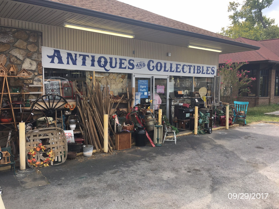 Parkway Antiques & Collectibles景点图片
