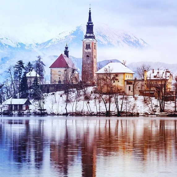 Unknown Partisan Monument-地拉那必去景点