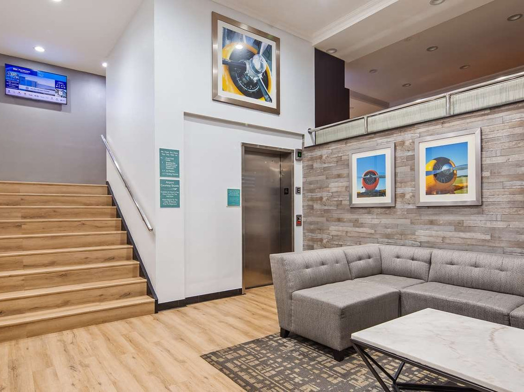 贝斯特韦斯特肯尼迪机场酒店主图