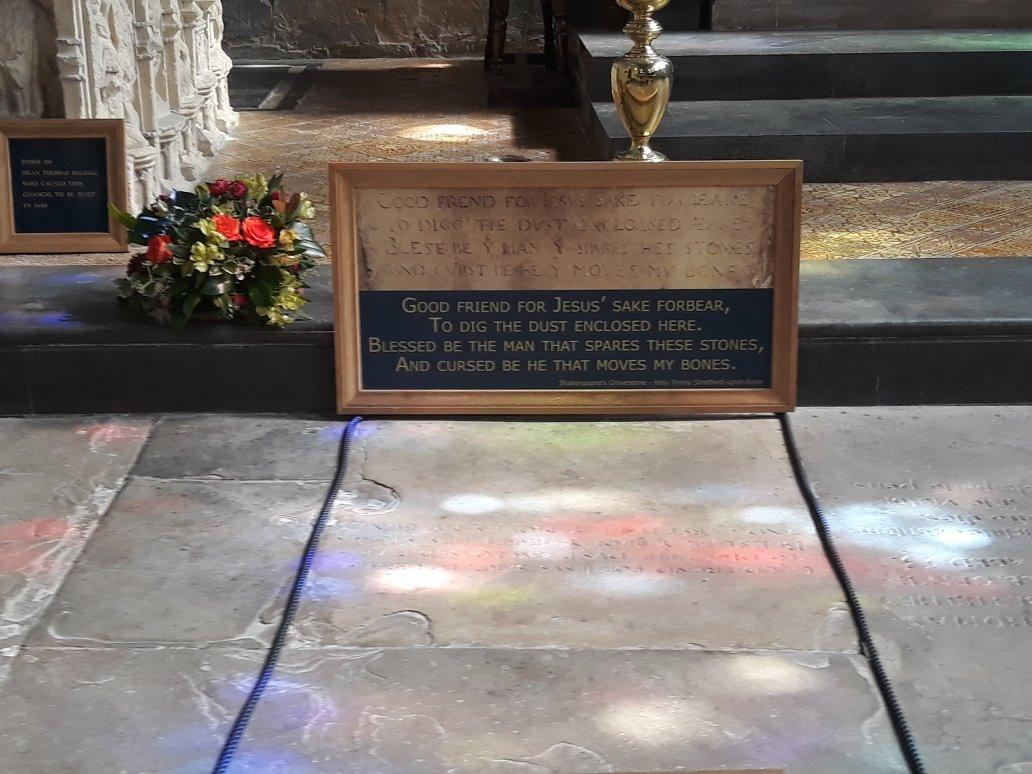 Shakespeare's Grave-埃文河畔斯特拉特福必去景点