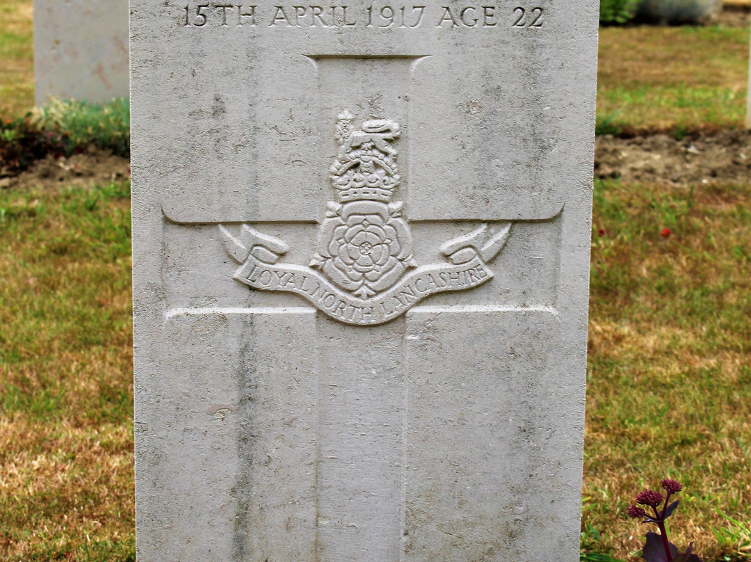 Rue-David Military Cemetery景点图片