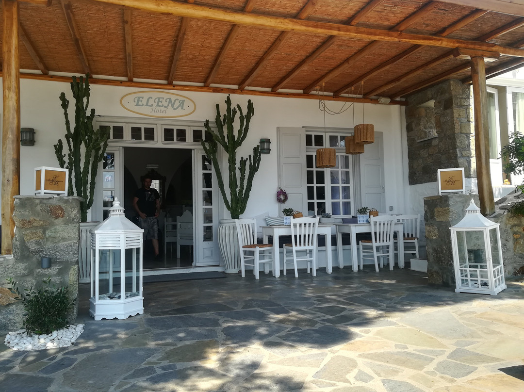 艾琳娜酒店主图