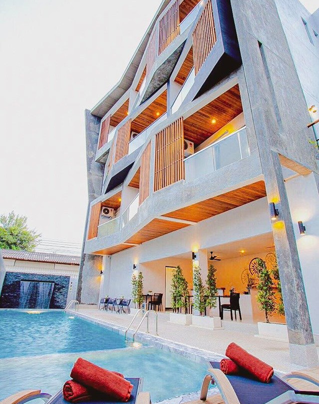 Lemonade Phuket主图