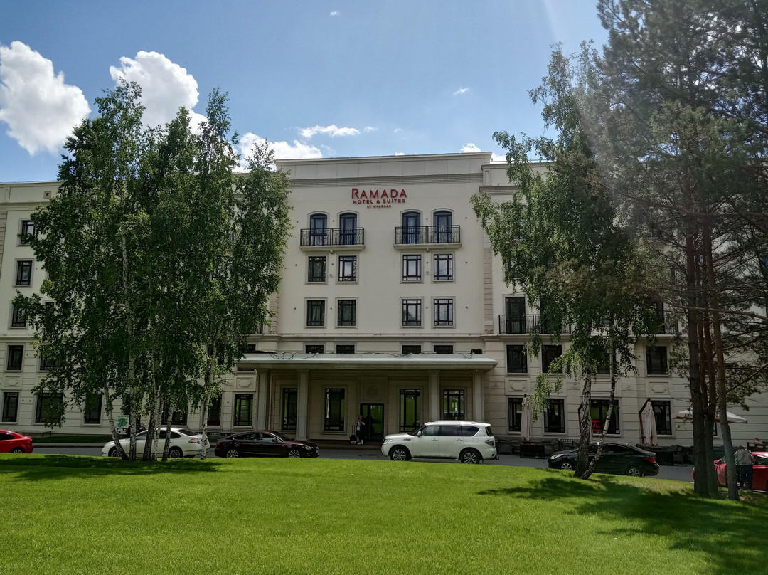 Ramada Hotel & Suites by Wyndham Novosibirsk Zhukovka主图