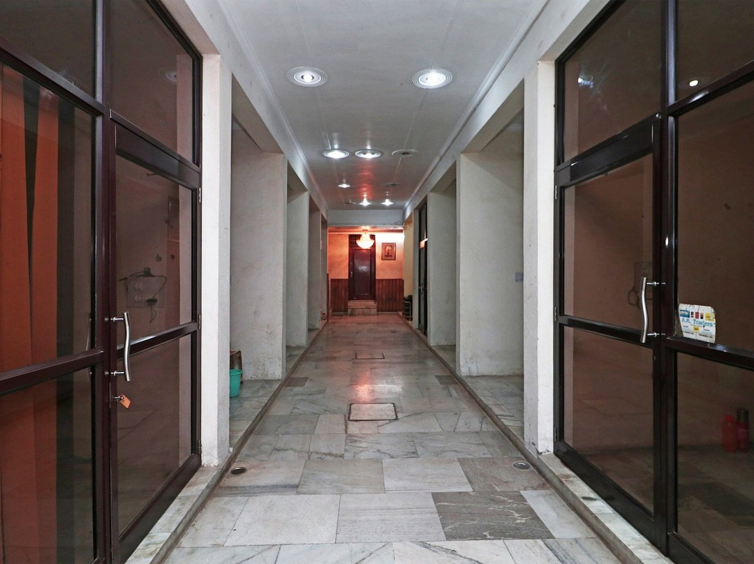 OYO Shanti Palace主图