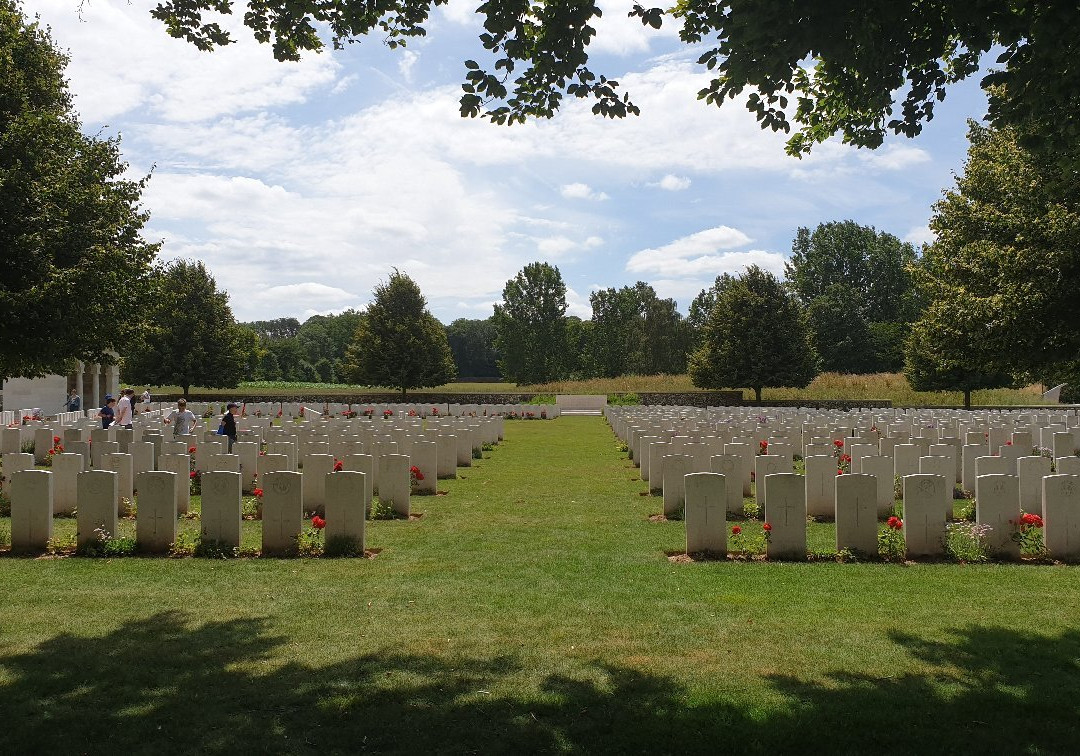 Anneux British Cemetary景点图片