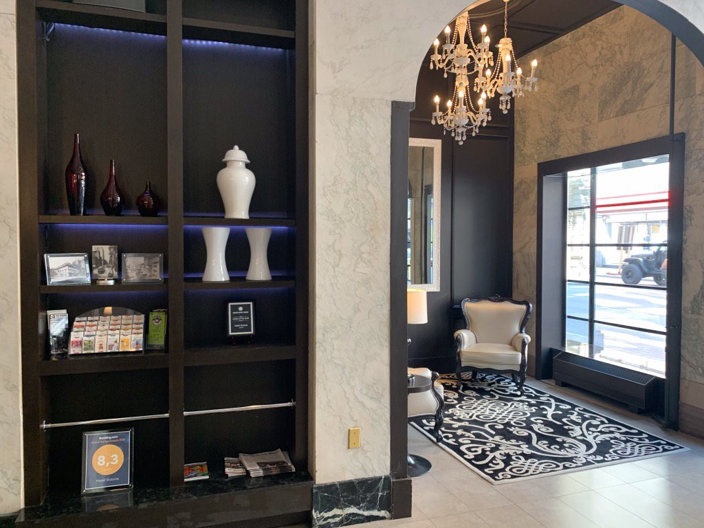 维多利亚酒店主图