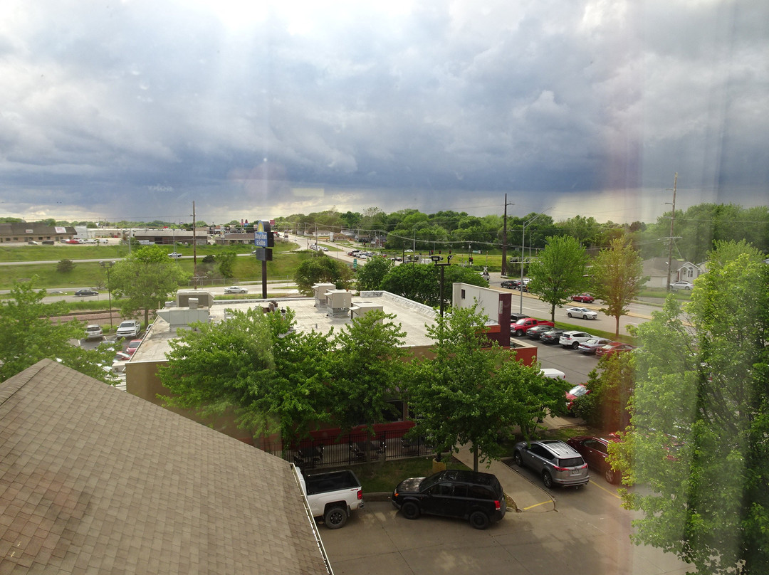 Days Inn & Suites by Wyndham Cedar Rapids主图