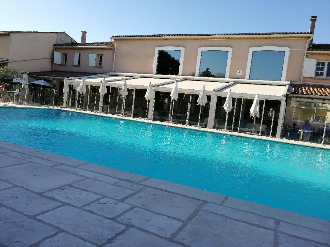Le Domaine Oliviers-泳池