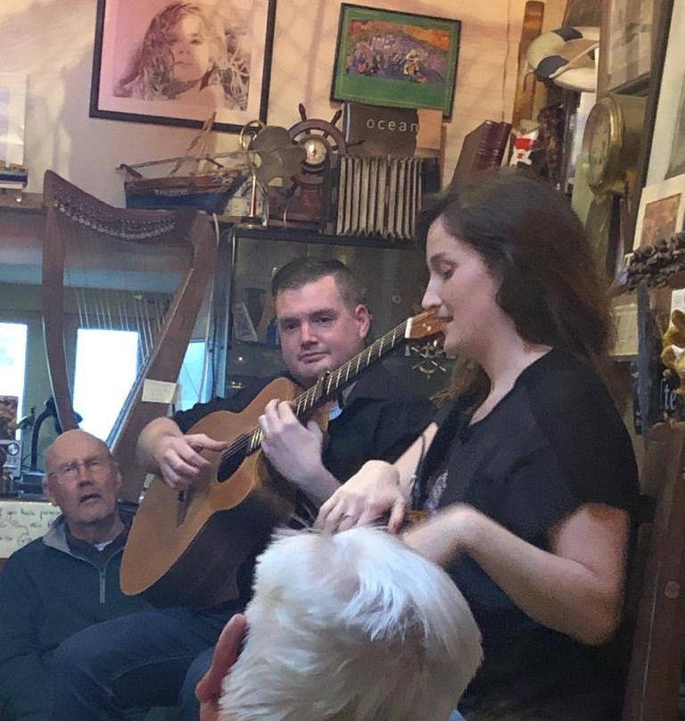 Siopa Ceoil An Daingin - Dingle Music Shop-丁格尔必去景点