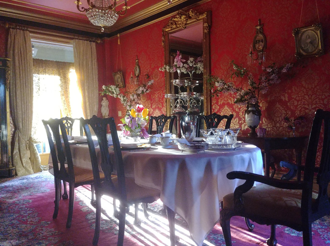 Russell Manor Bed and Breakfast主图