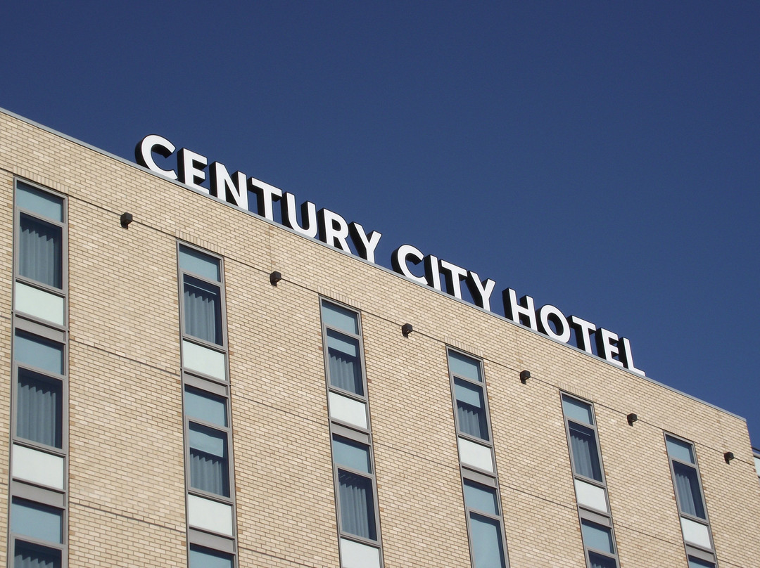 Century City Hotel Urban Square主图