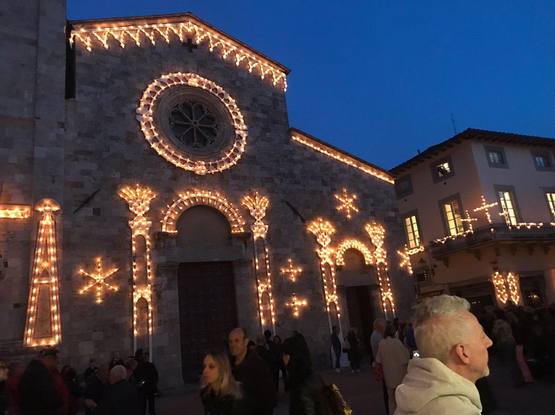 Collegiata di Santa Maria Assunta-卡马约雷必去景点
