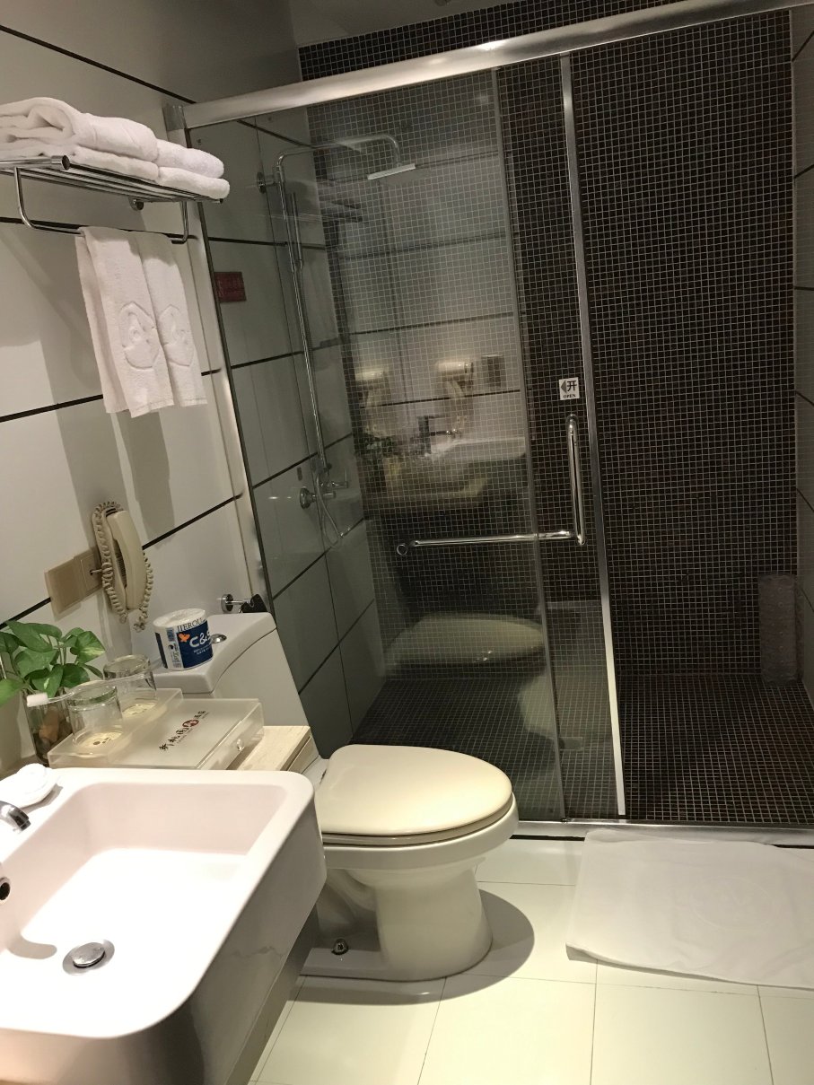 曼骊酒店（深圳南山海岸城店）-浴室