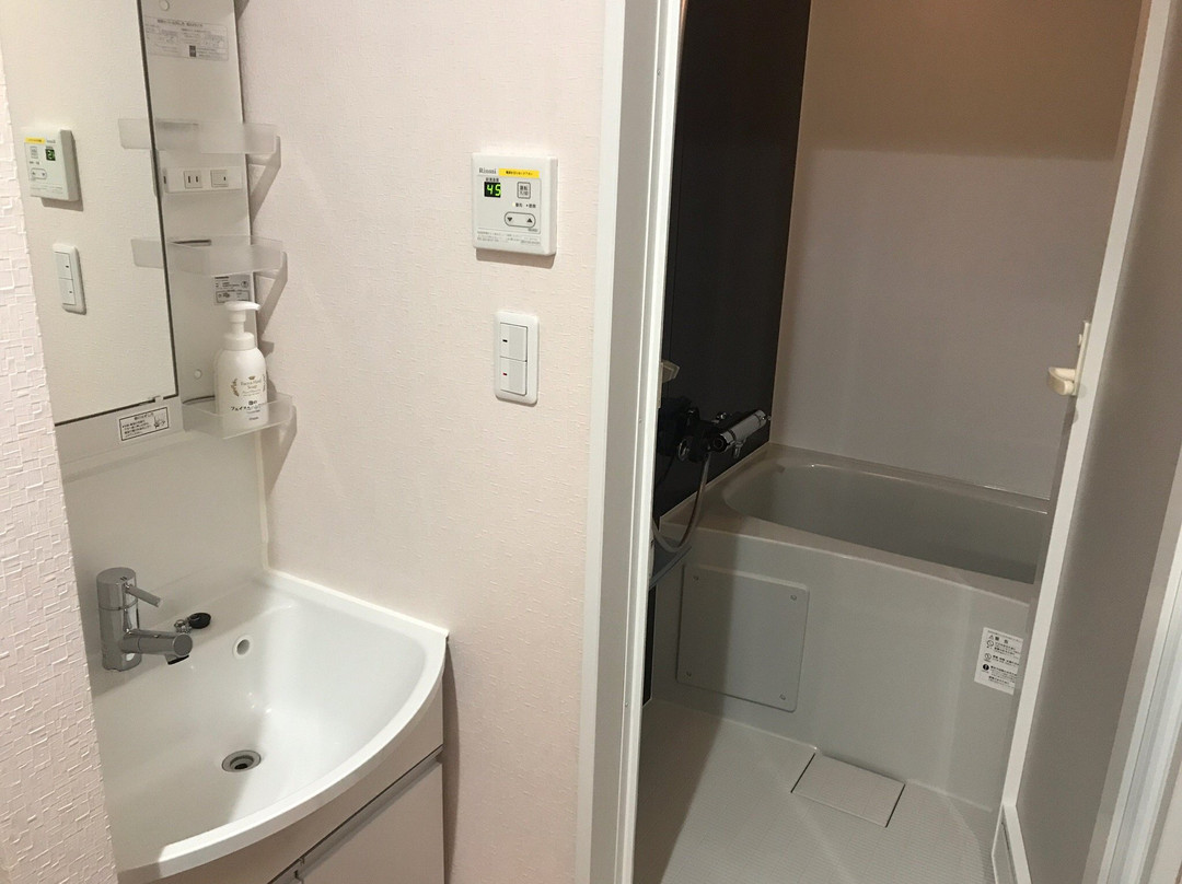 府中格兰多尔酒店主图