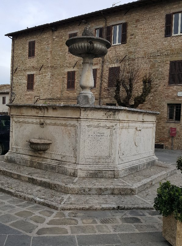 Fontana di Piazza Garibaldi景点图片
