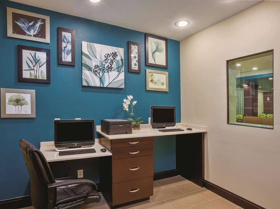 La Quinta Inn & Suites by Wyndham Cotulla主图