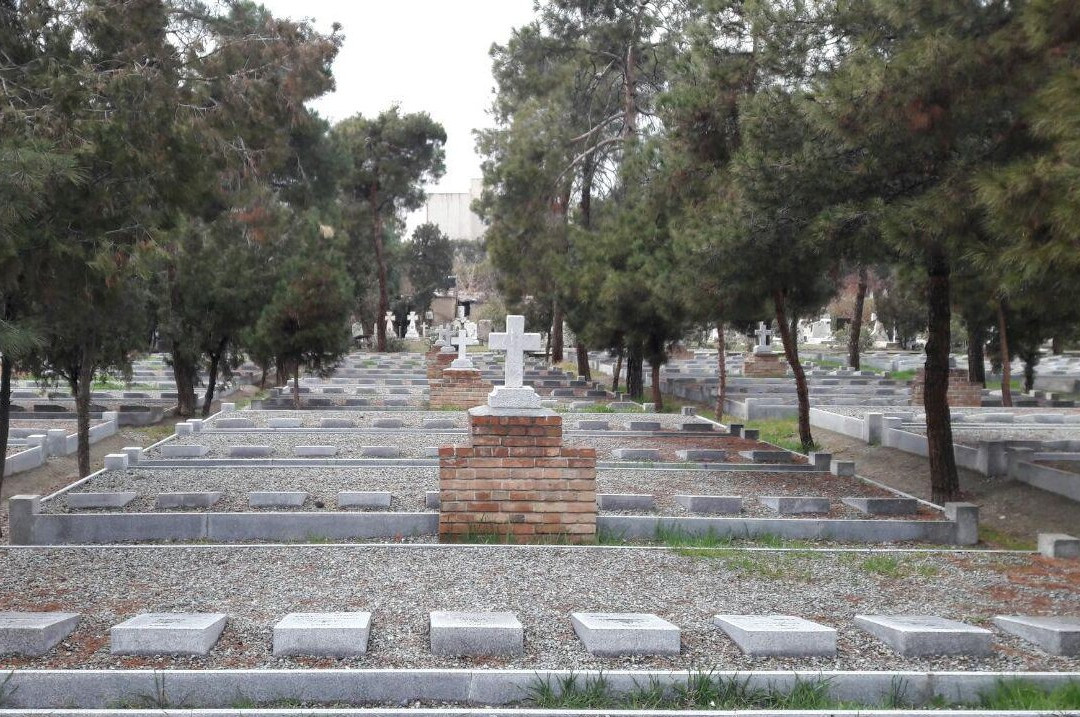 Doulab Catholic Cemetery景点图片