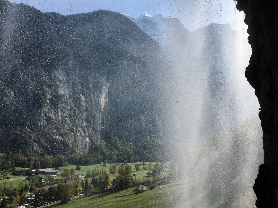 Staubbach Waterfall景点图片