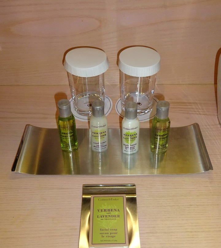 NH赫罗纳酒店主图