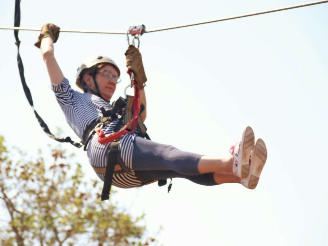 Ama Zwing Zwing Zipline Tour-Broederstroom必去景点