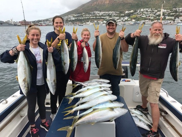 Cape Boat Charters-西门镇必去景点