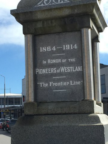 Pioneers of the Frontier Statue景点图片