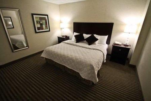 Christopher Inn & Suites主图