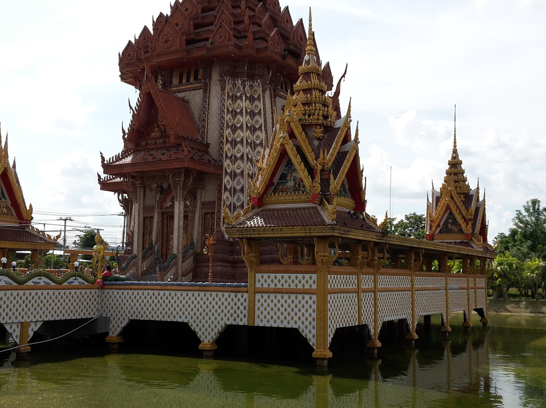 Wat Phet Phumsuwan Wararam景点图片