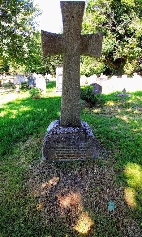 Grave of Sir Arthur Conan Doyle景点图片