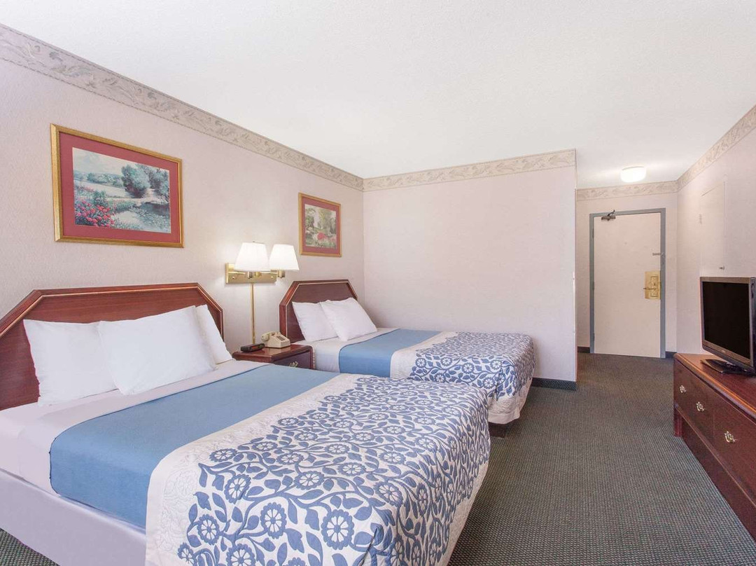 坎普戴斯酒店主图