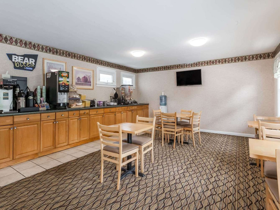 大巴林顿旅程住宿酒店主图