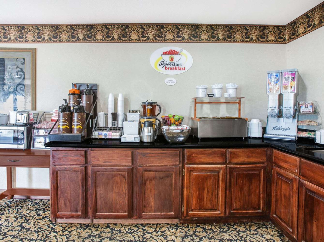 Super 8 by Wyndham Cabot主图