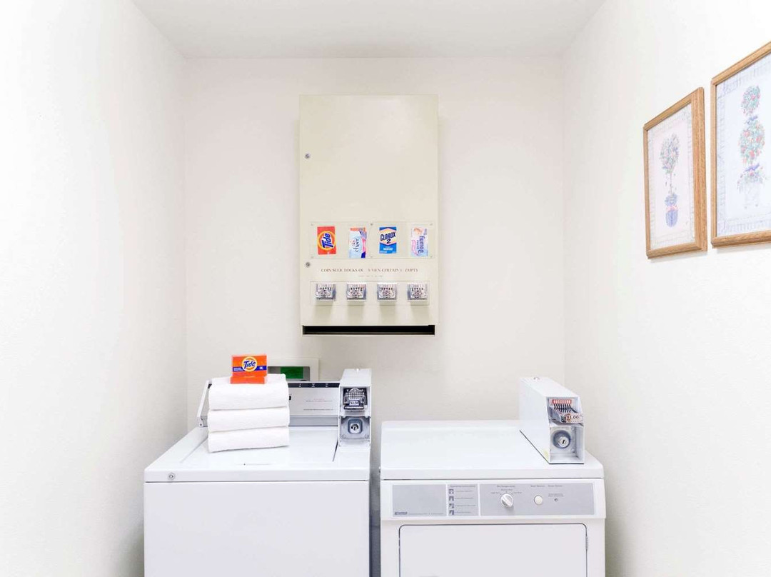 Super 8 by Wyndham Montpelier主图