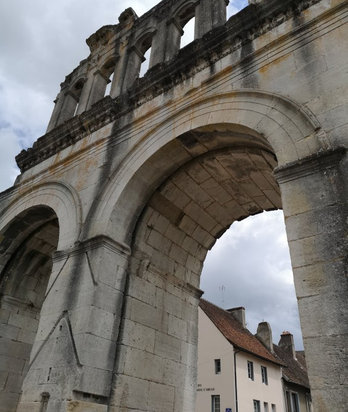 Porte d'Arroux景点图片