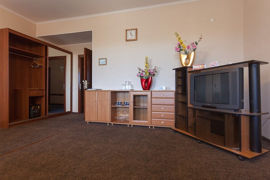 拉哈特酒店主图