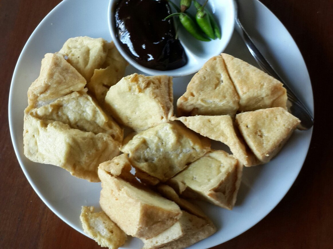 Roro Ireng Restaurant