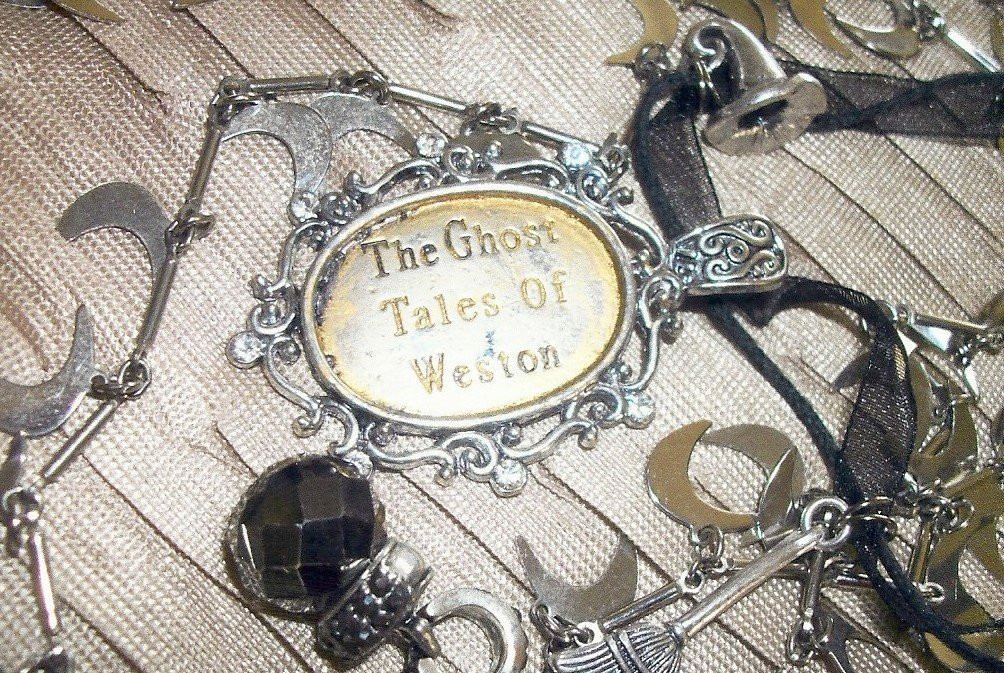 Main Street Galleria & The Upstairs Tearoom-Weston必去景点