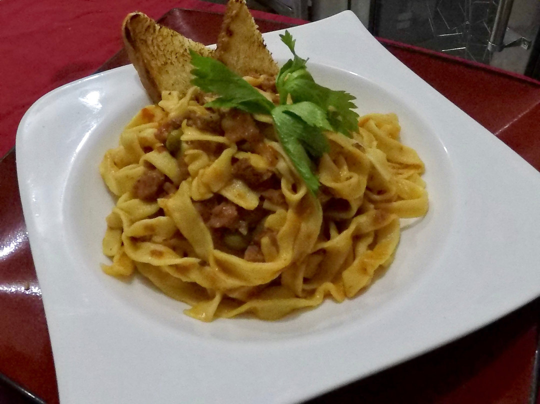 Bobo Hotel & Restaurant主图