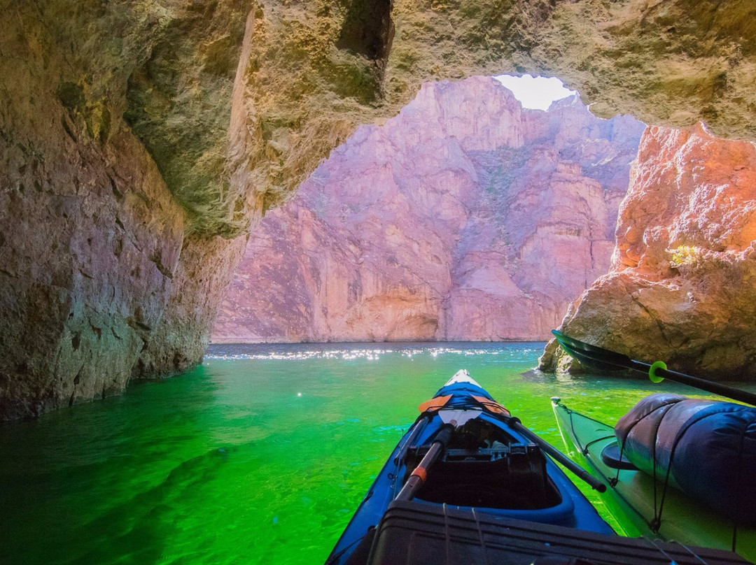 Kayaknaked-Willow Beach必去景点