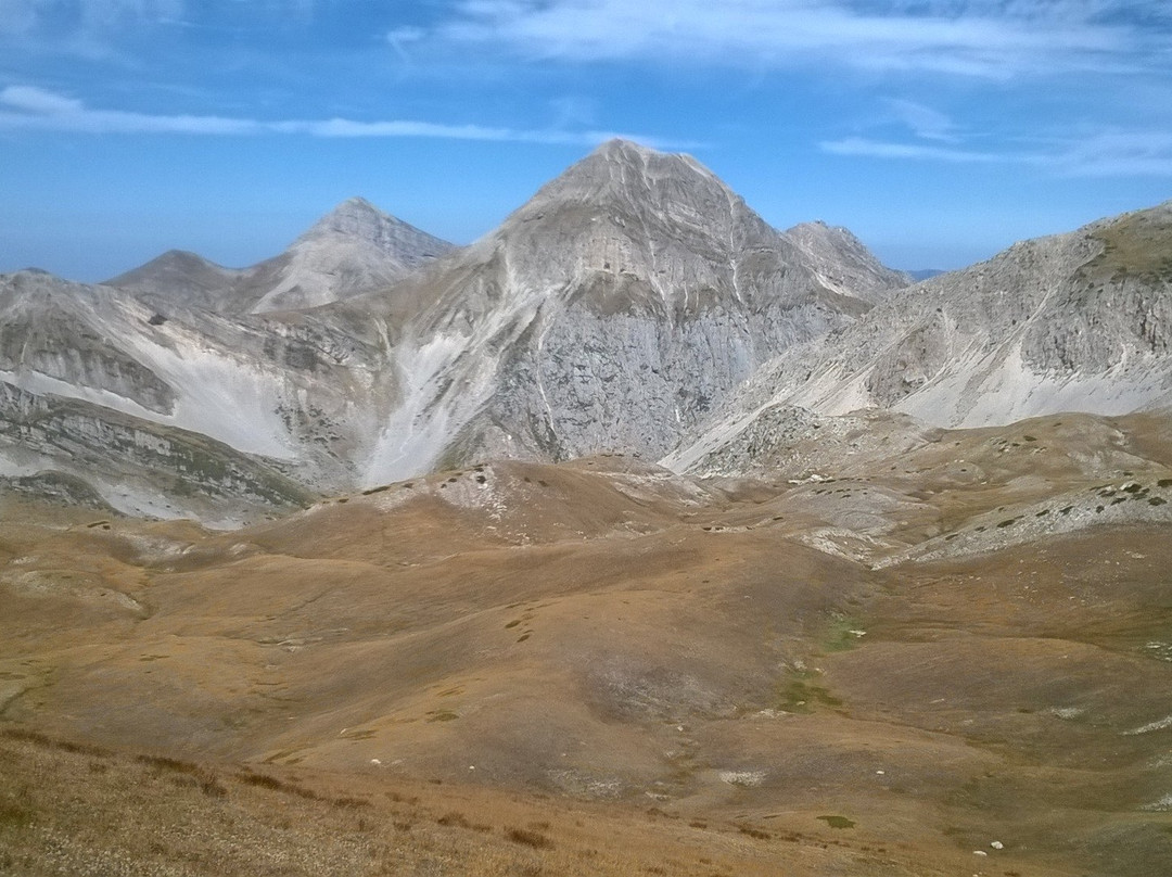 Dall'albergo di Campo Imperatore al Monte Aquila景点图片