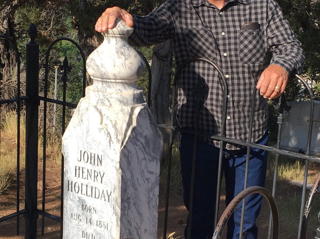 Linwood Cemetery-格伦伍德温泉必去景点