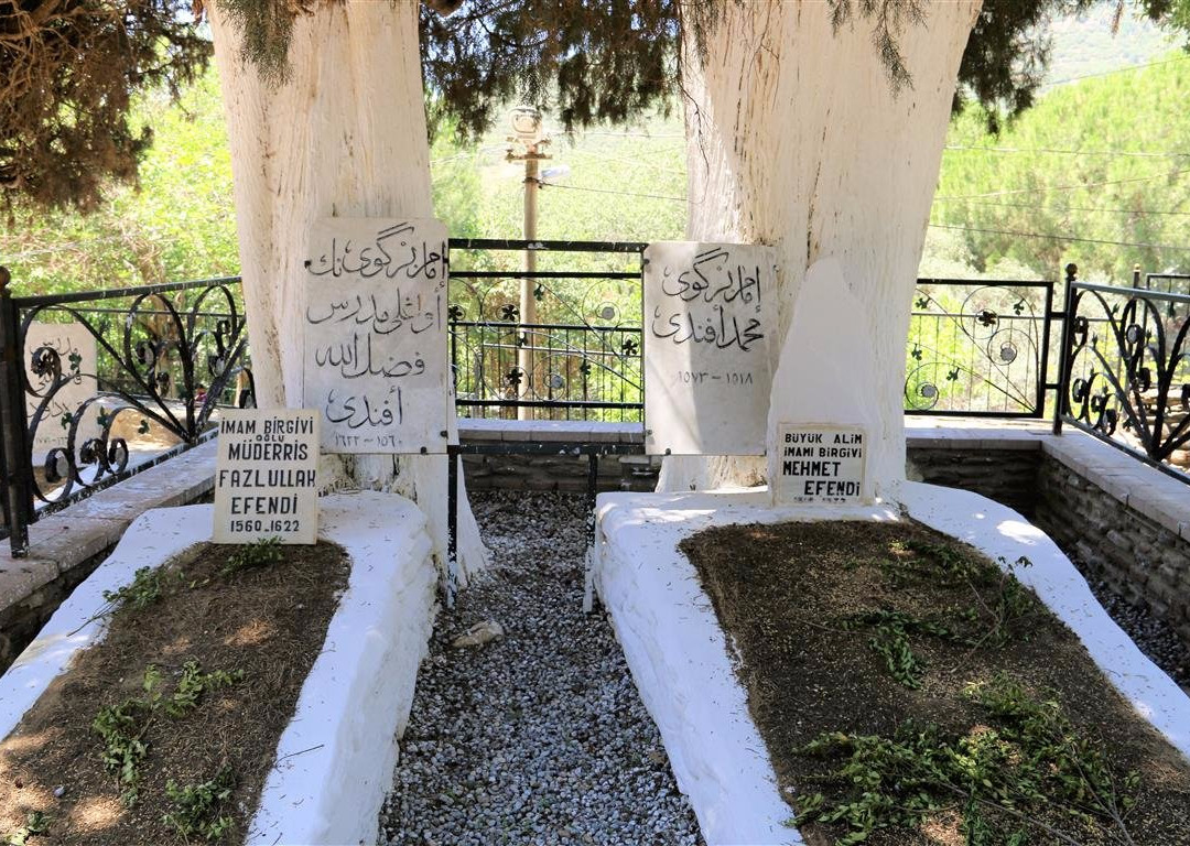 Birgi旅游景点-İmam-i Birgivi Mehmet Efendi Türbesi