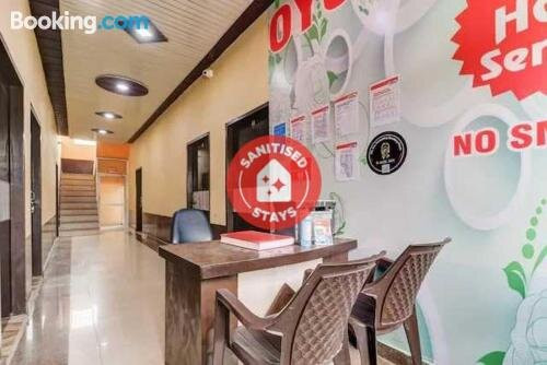 OYO 89290 Artez Classic Inn